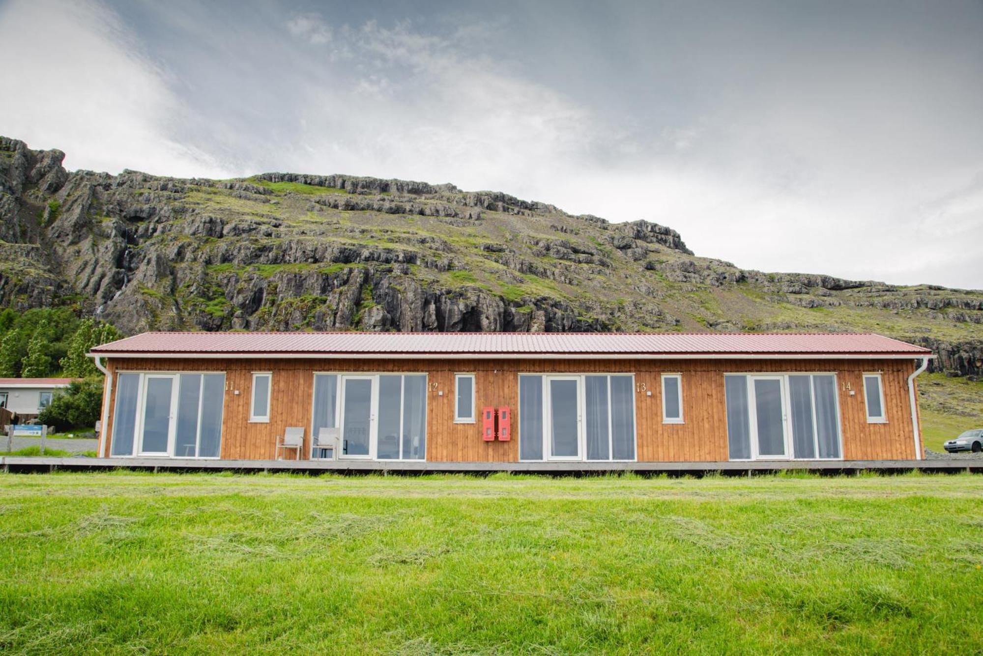 Guesthouse Skalafell ภายนอก รูปภาพ