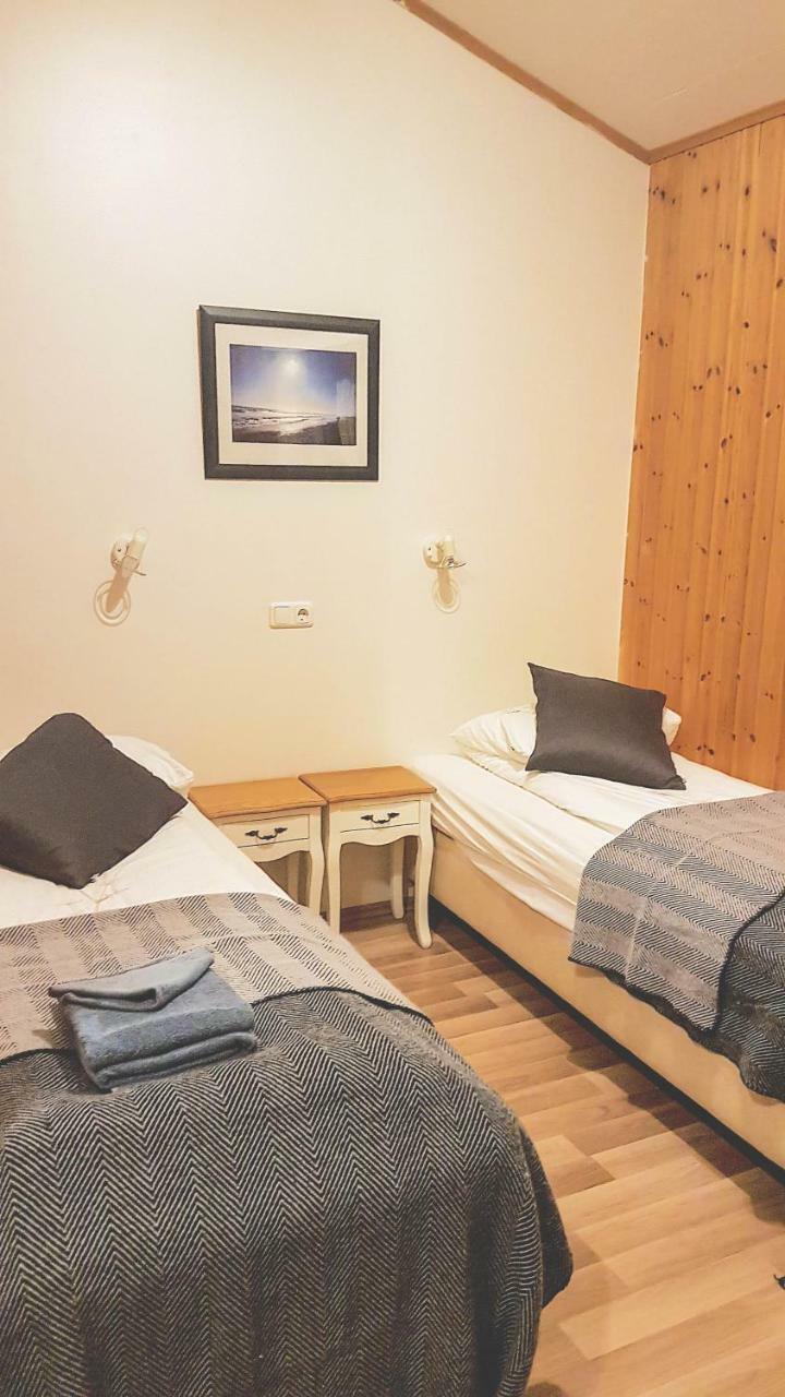 Guesthouse Skalafell ภายนอก รูปภาพ
